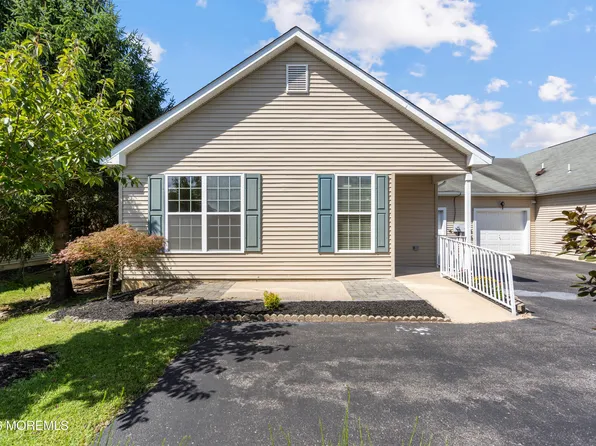 35 Fennel Court, Manchester, NJ 08759