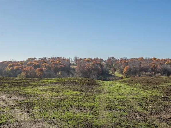 6311 Fairway Trl, Norwalk, IA 50211