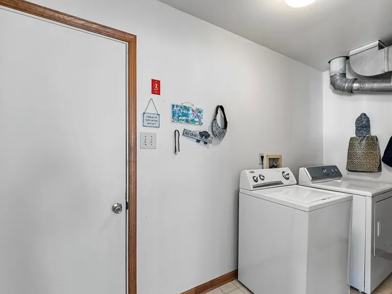 124 E Monterey Ave — Photo 13