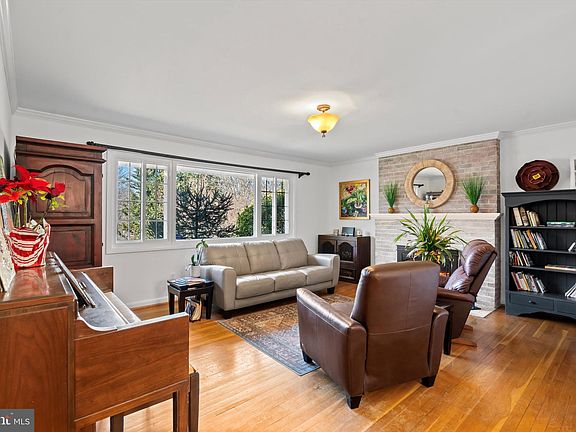 2nd image of 5017 White Flint Dr