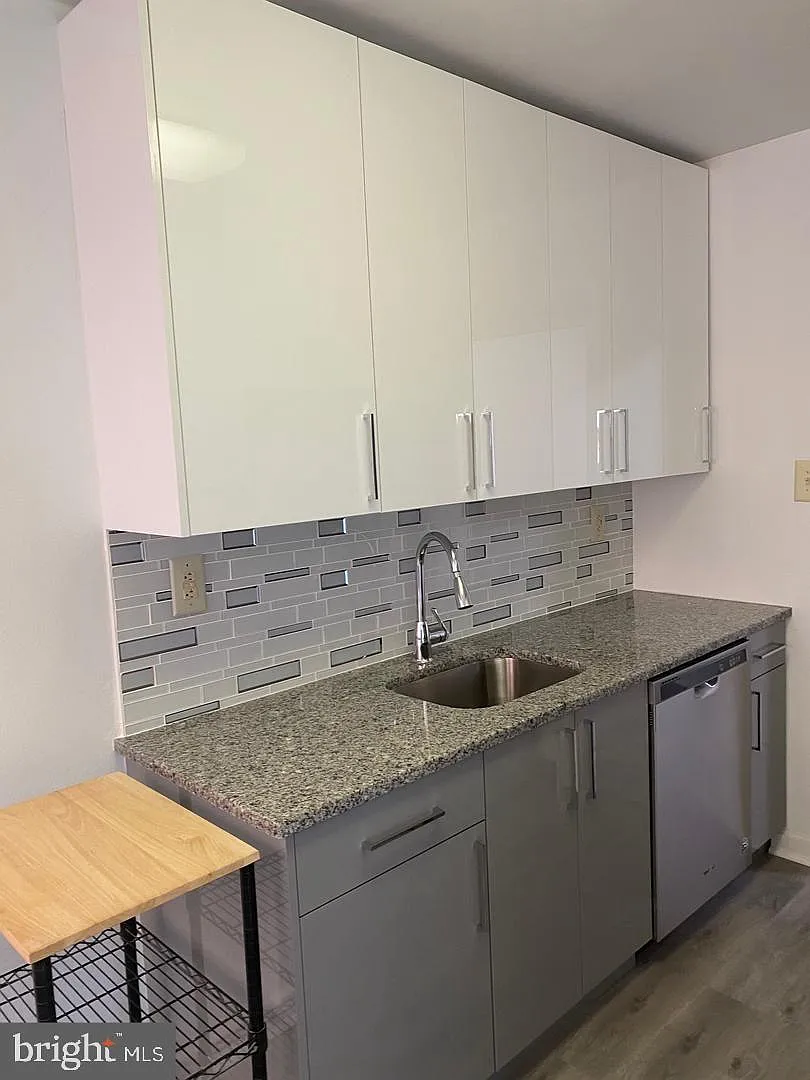 1 bed, 1.0 bath, 783 sqft, $1,800 — Photo 3