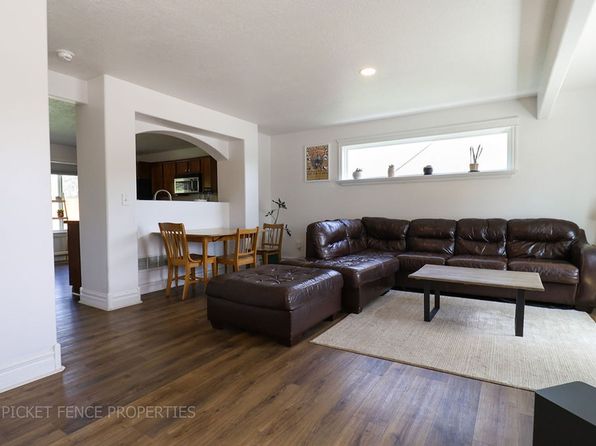 3608 Glenlyon Ct