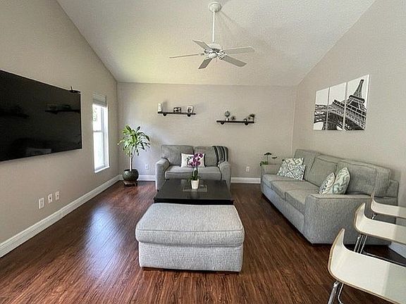 5th image of 604 Addison Dr NE