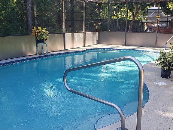 4th image of 1118 SE Preston Ln