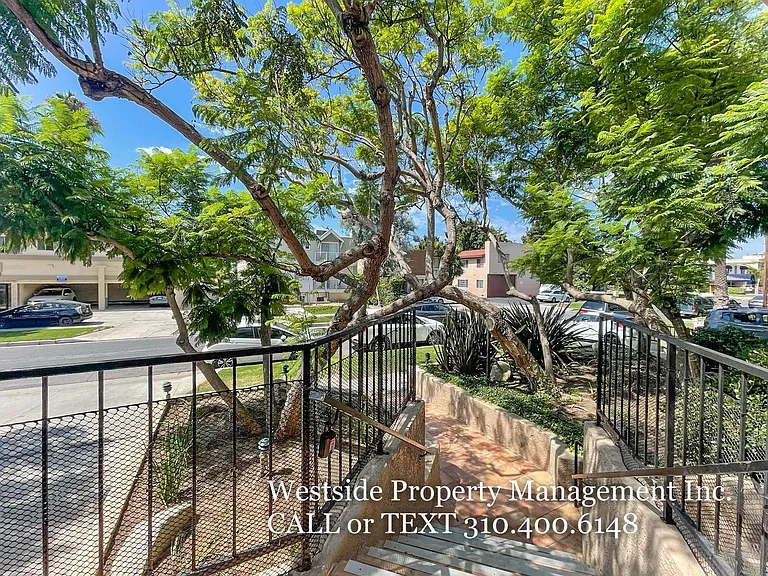 3710 Midvale Ave — Photo 20