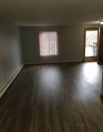 2nd image of 29 Marigold Cir