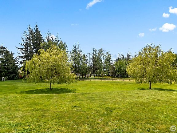 4th image of 1939 Grandview Road