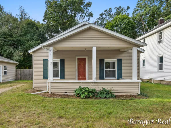 252 Wilbur St SE, Wyoming, MI 49548