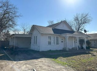 1208 Arp St, Commerce, TX 75428