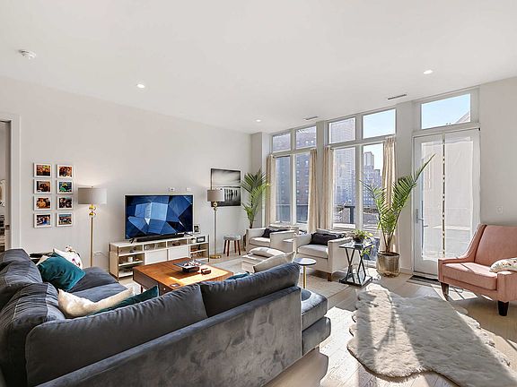 5th image of 2773 N Hampden Ct #Penthouse 04
