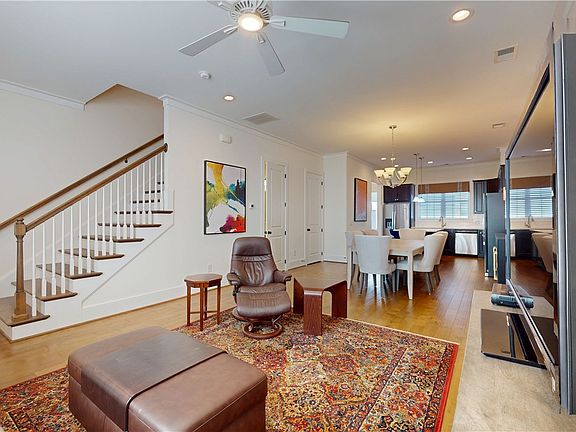 3rd image of 114 Tuttle St