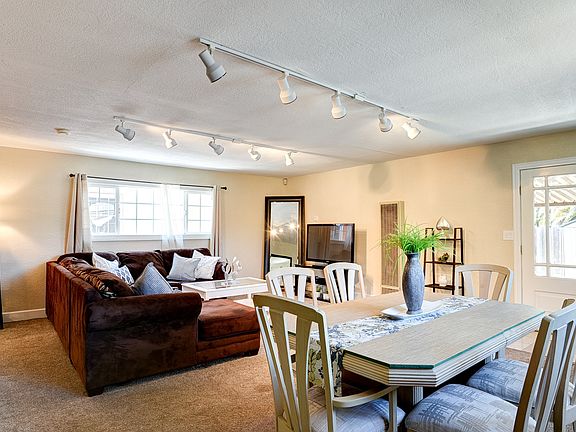 4th image of 26035 Stanwood Ave