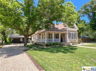 614 E Main St, Rosebud, TX 76570