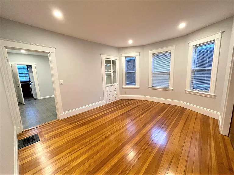 122 Beech St #2 — Photo 2