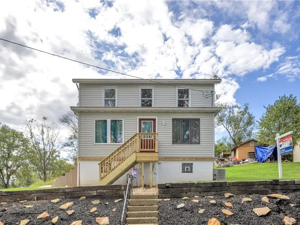 31 Penn St, Manor, PA 15665