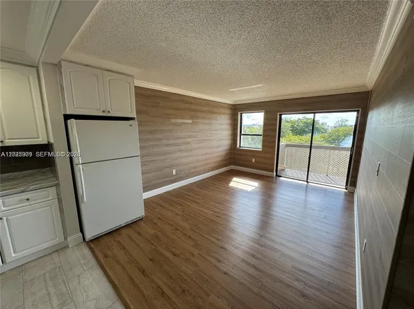 1121 SW 122nd Ave APT 412-2, Miami, FL 33184
