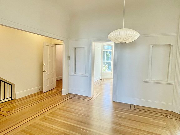 5th image of 1912 Green St APT 1