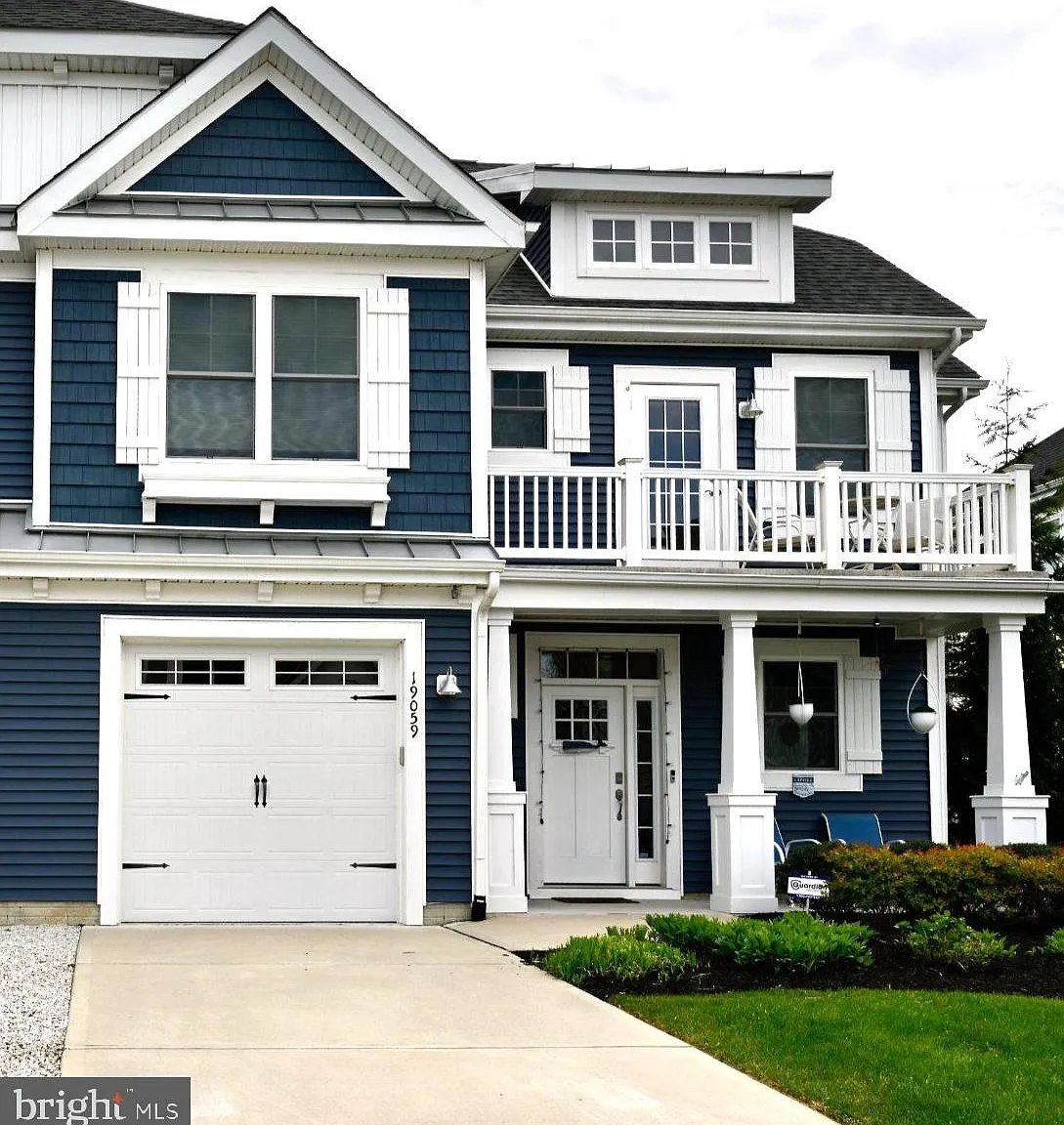 4 bed, 2.5 bath, 2500 sqft, $2,395 — Photo 1
