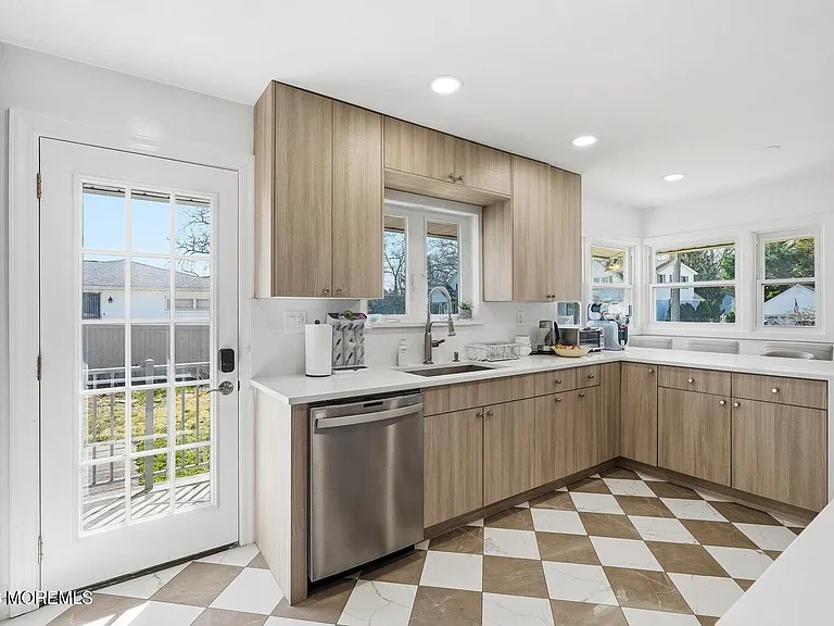 227 Chatham Ave — Photo 12