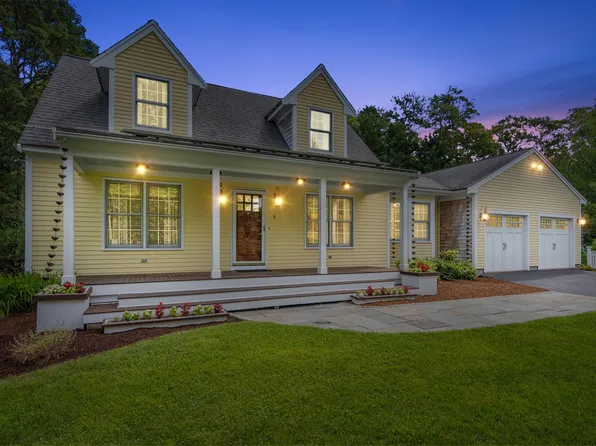 2 Julie Lane, Cotuit, MA 02635