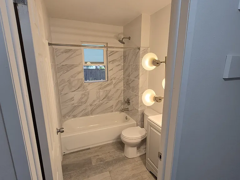 402 N Ella Ave — Photo 7