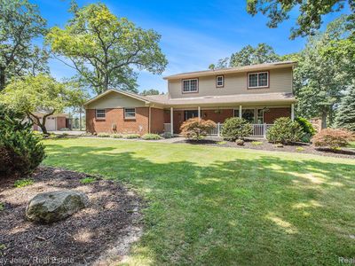 8900 Rickett Rd, Brighton, MI, 48116