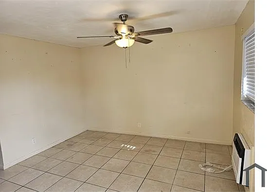 1221 NW 1st St #16 — Photo 2