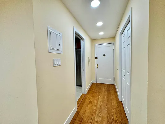 Sold by Astoria Realty | media 5