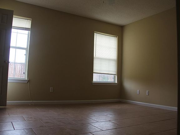 Barry Meadows Bedroom Pic 2_10022014