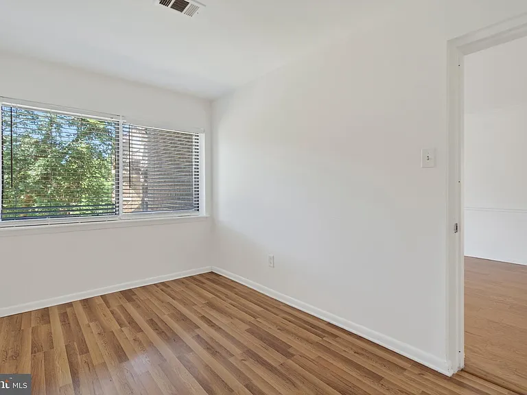 11260 Chestnut Grove Sq #139 — Photo 20