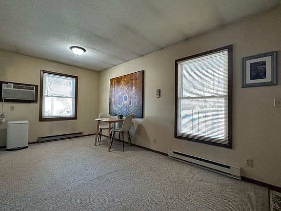 4th image of 3210 Oak Knoll Dr #1