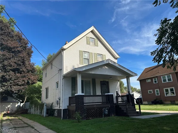 3961 E 53rd St, Newburgh Heights, OH 44105