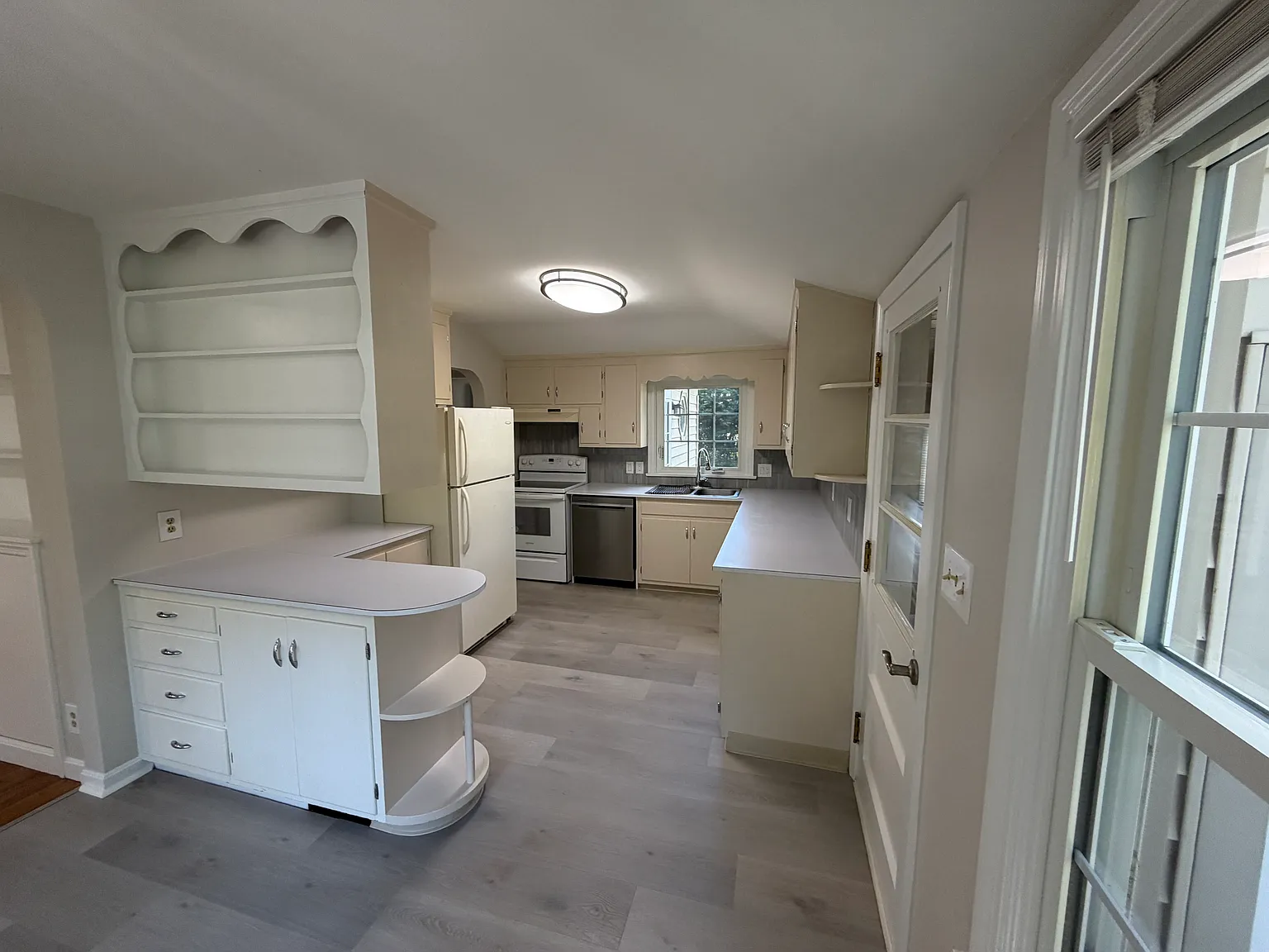 3 bed, 1.5 bath, 1540 sqft, $3,100 — Photo 4