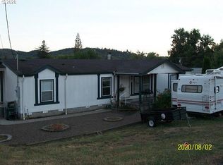 1175 NE Rifle Range St, Roseburg, OR 97470