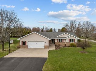 W6862 Goldfinch Ct, Greenville, WI 54942