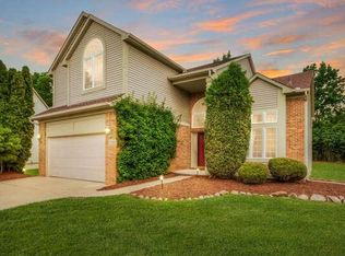 2660 Chateau Ct, Ann Arbor, MI 48103