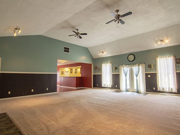 3rd image of 500 W 9th St
