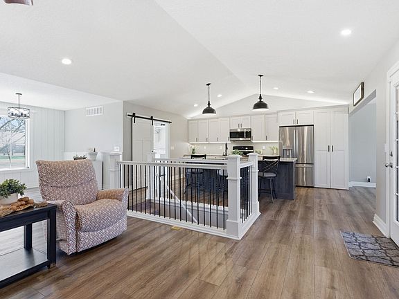 3rd image of 1205 Pecanwood Rd