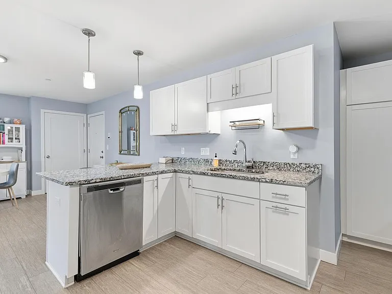 34 Mill Commons Dr #114 — Photo 2