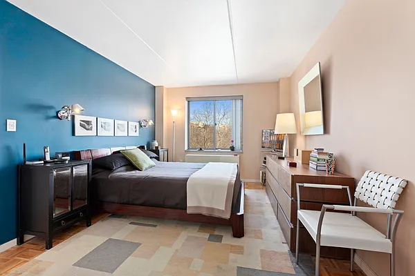 Sold by Triplemint | media 3