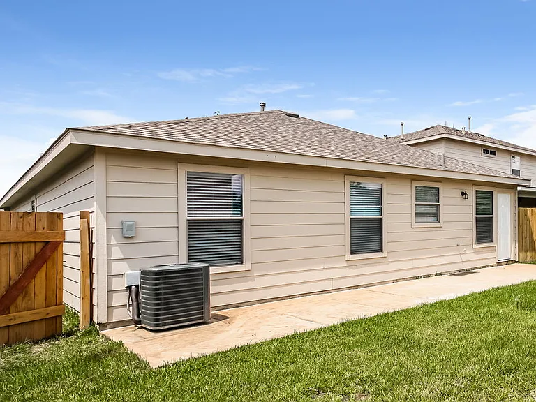 15510 Miller House Ln — Photo 16