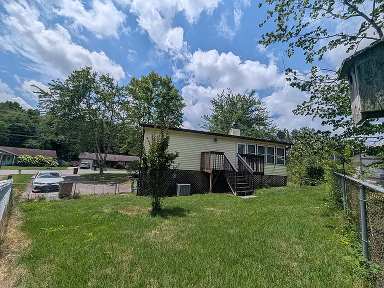 6521 Cadbury Dr — Photo 38
