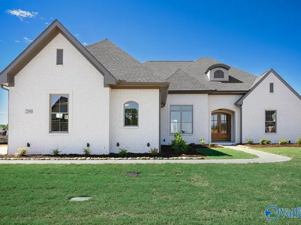 22938 Gunner Cir, Athens, AL 35613
