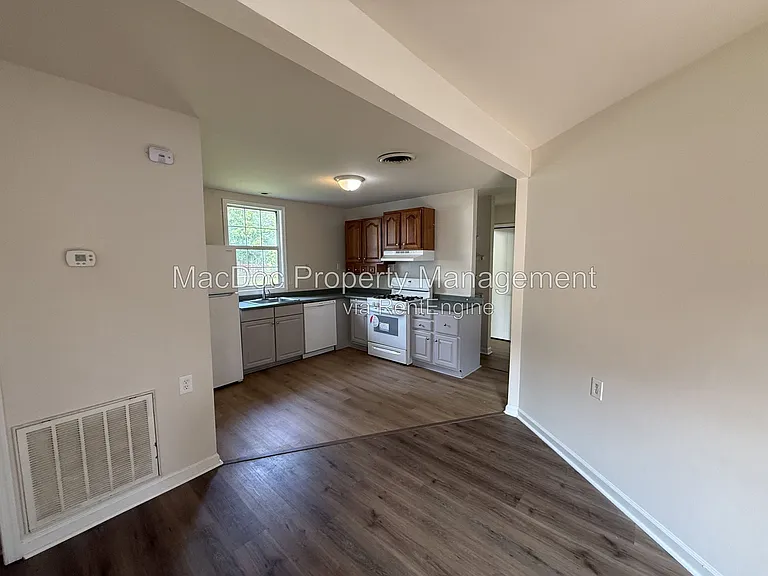 209 Hamilton St #A — Photo 5