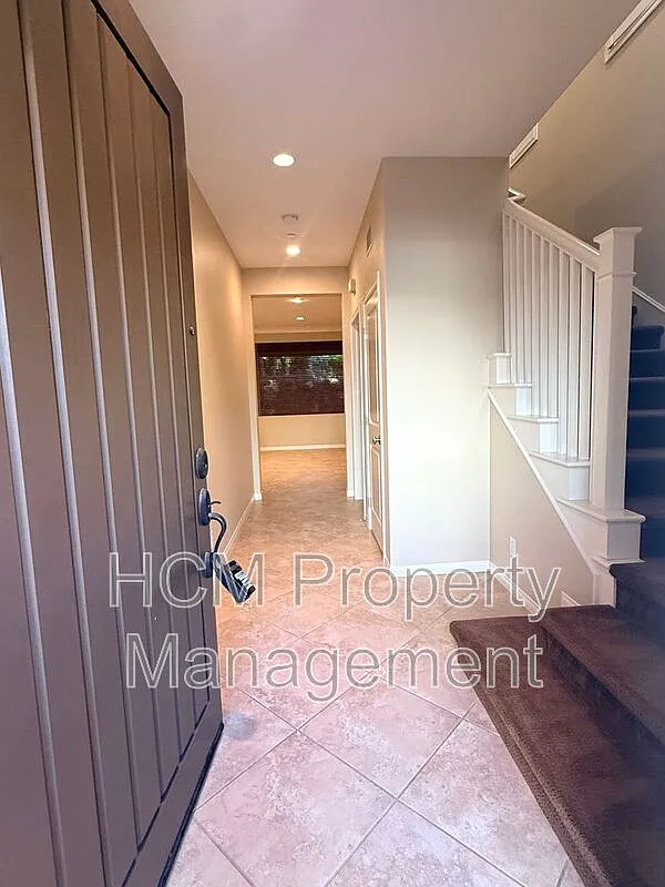 3 bed, 2.5 bath, 1970 sqft, $5,250 — Photo 4