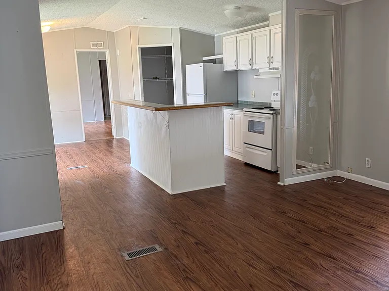 28381 Petes Hwy #20 — Photo 6