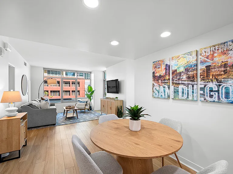 425 W Beech St #601 — Photo 9