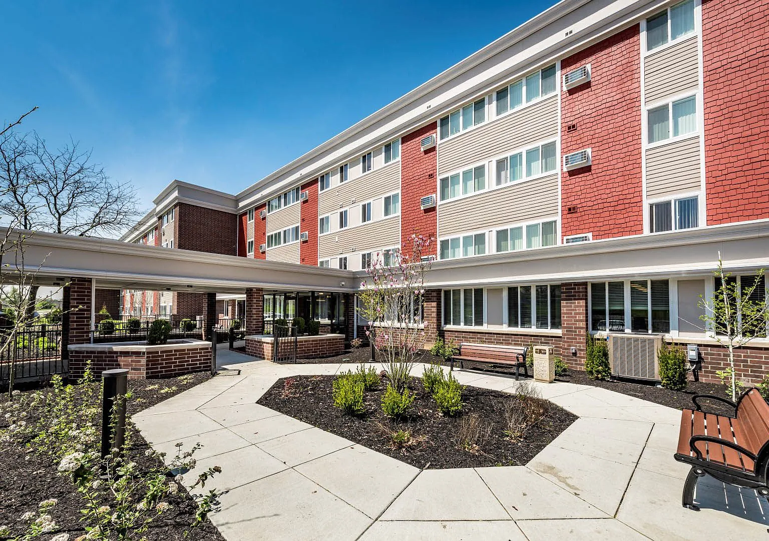 Courtyard Apartments — Photo 1