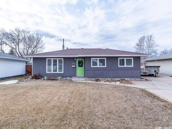 2518 Tomlinson CRESCENT, Saskatoon, SK S7L 3N2
