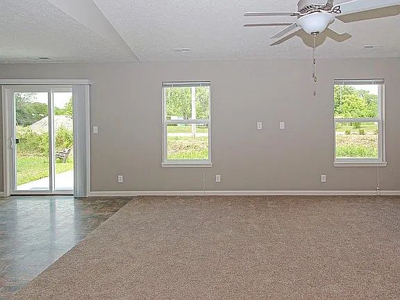 4th image of 3192 Fleming Dr